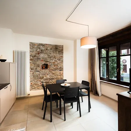 Domus Acaja *